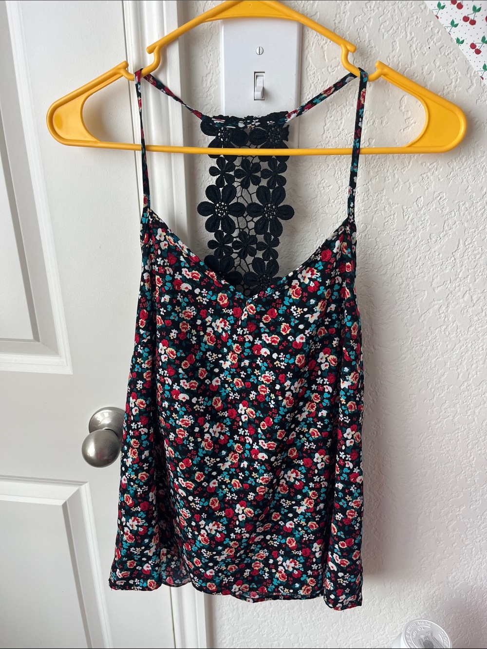 Floral Lace-Back Cami Top - Black/Multi